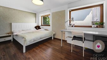 MA/ZOHOR - Rodinný dom s 2 bytovými jednotkami a 3 garážami - 7