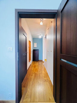 Moderný 2-izbový byt s loggiou v historickom centre Košíc – - 7