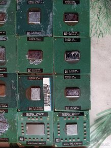 Pamäťe+procesory-stare notebooky - 7