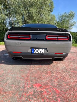 Dodge Challenger 5,7 HEMI — rok 2017 — 276 kW — manuál - 7