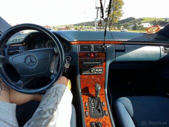 Mercedes E 280 (W210) 4 matic Benzín rok 1998 - 7