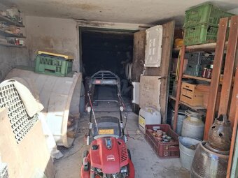 Chata s rozsiahlym pozemkom Malé Kozmálovce - 7