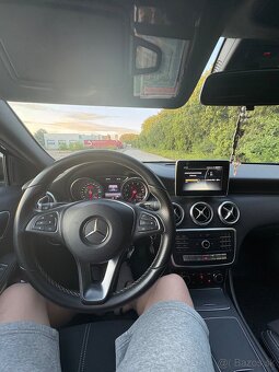 Mercedes Benz A220 4Matic benzín - 7