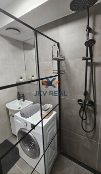 LUXUSNÝ, komplet zrekonštruovaný 2-izbový byt v centre mesta - 7