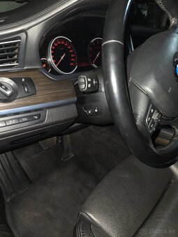 BMW 750i xdrive 330kw - 7