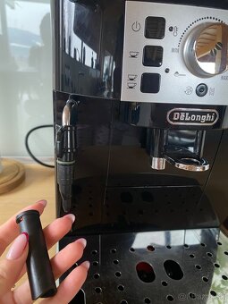 Kávovar DeLonghi Magnifica S - 7