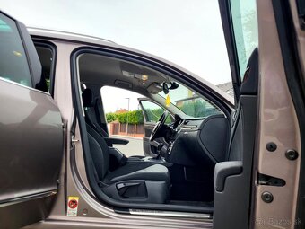 Škoda Superb combi 2.0 TDI Elegance R.V.2011 - 7