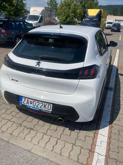 Peugeot 208 - 7