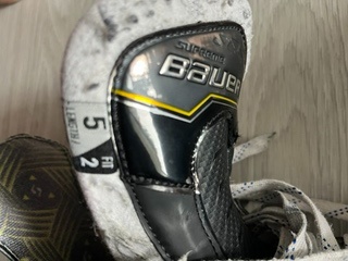 Chlapčenské hokejové korčule BAUER SUPREME M40 vel. 5.0 - 7