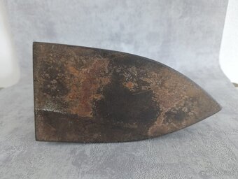 Velká stará atypická a málo běžná žehlička DRAK - 7