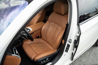 BMW Rad 7 750i xDrive A/T Odpočet DPH - 7