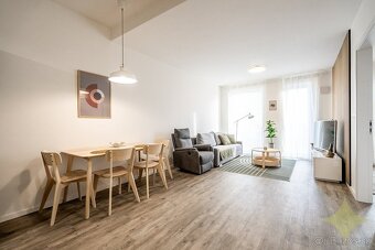 Ponúkam na prenájom dvojizbový byt s garážovým státim v poly - 7