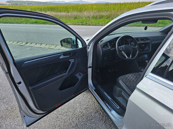 Volkswagen Tiguan 1.4 TSI eHybrid 245k R-Line - - 7