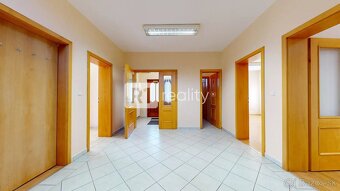 Lukratívna 7 izb. nehnuteľnosť / Floreát Piešťany - 7