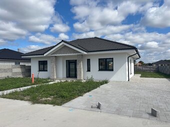 Novostavba rodinného domu veľkým pozemkom obci Povoda - 7