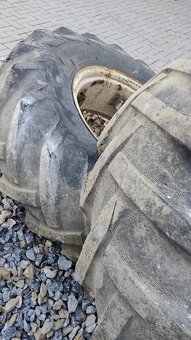 Zadne kolesa zetor 16,9/14-28 - 7