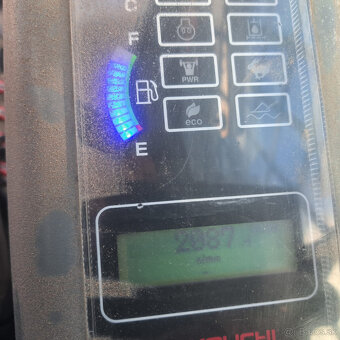 Pásový nakladač Takeuchi TL8 Bobcat T650 Caterpillar - 7