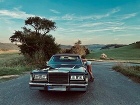 Lincoln Continental Towncar - 7