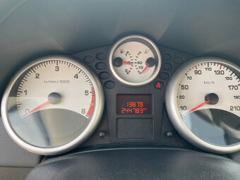 Peugeot 207 1.4 HDI na opravu/náhradné diely - 7