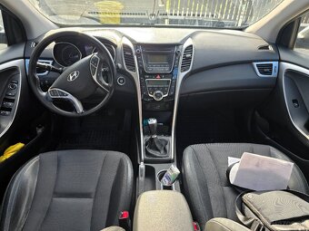 Predam Hyundai i30 CW 1.6i CRDi Style 99275 km 2016 - 7