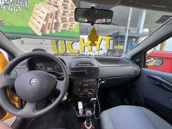Fiat Punto 1.2 - 7