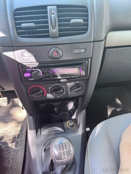 Renault clio 2002 - 7