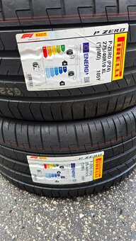 245/45R19 - 7