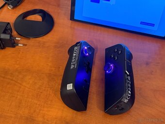 Lenovo Legion Go – 8.8" WQXGA, Ryzen Z1 Extreme, 16 GB RAM, - 7