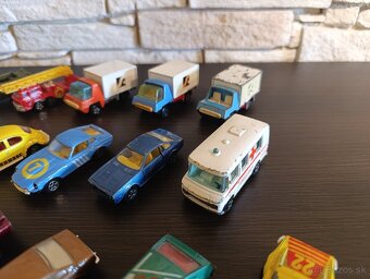 Playart a Yatming modely - osobní nákladní auta - Hong Kong. - 7