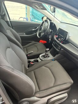 Predam hyundai i30 1.6 nafta - 7