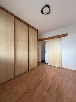 3-izbový byt s balkónom na sídlisku F - 7