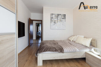 Priestranný 3-izbový byt v Starom Meste - Bratislava - 7