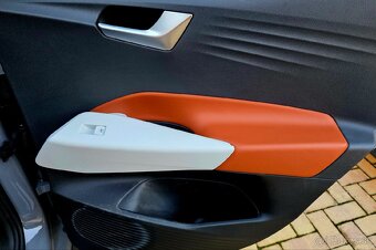 ID.3 zajímavá výbava, auto jako nové - 7