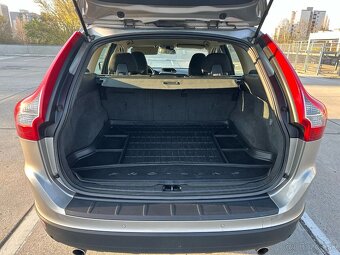 Predám Volvo XC 60 D3 4x4 - 7
