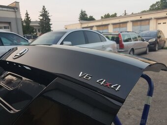 Predám piate (kufrové) dvere Superb 2 predFacelift Combi - 7