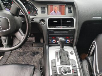 Audi Q7 3,0tdi s-line - 7