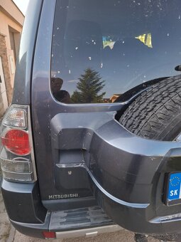 Predám Mitsubishi Pajero 3.2 - 7