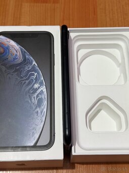 Predám Apple IPhone XR 64GB Black Minimálne Známky - 7