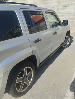 Predám jeep patriot - 7