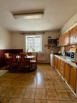 DOM, OPROTI PARKU, KDE ZAČÍNA NOVÝ PRÍBEH - 7