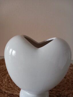Biela keramická váza v tvare srdca 15x13x8 cm - 7