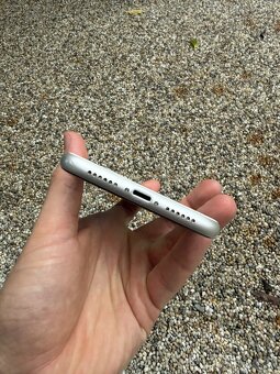 IPhone 11 - baterie 100% - 7