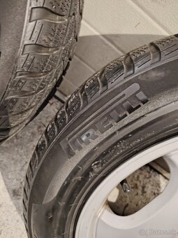Pirelli zimné 205/60 R16 na diskoch Mercedes - 7