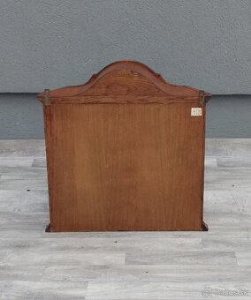 Vitrína nástenná – 70 x 68 x 17,5 cm. - 7