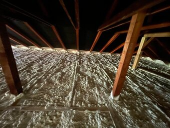 STRIEKANÁ IZOLÁCIA PUR PENOU – DOMY, PODKROVIA, HALY, GARÁŽE - 7