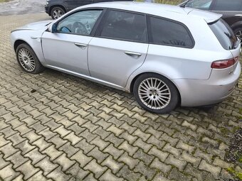 Alfa Romeo 159 1.9jts - 7