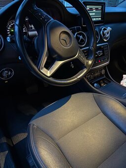 Mercedes Benz A180 1,6 r.2015 - 7