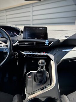 PEUGEOT 3008 1.2 PureTech ACTIVE+ - 7