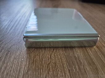 Predám Samsung Z flip 5, 8gb/512gb, zelený - 7