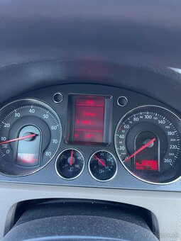 Volkswagen Passat 2.0FSI - 7